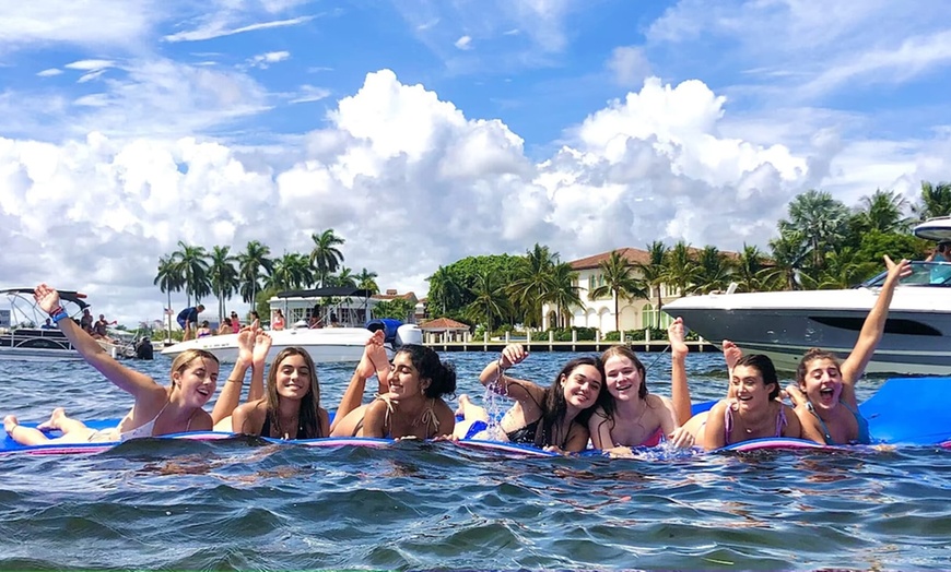 Image 6: Explore Up to 5 Hour-Private Sandbar Boat Charter for Up to 6 People 