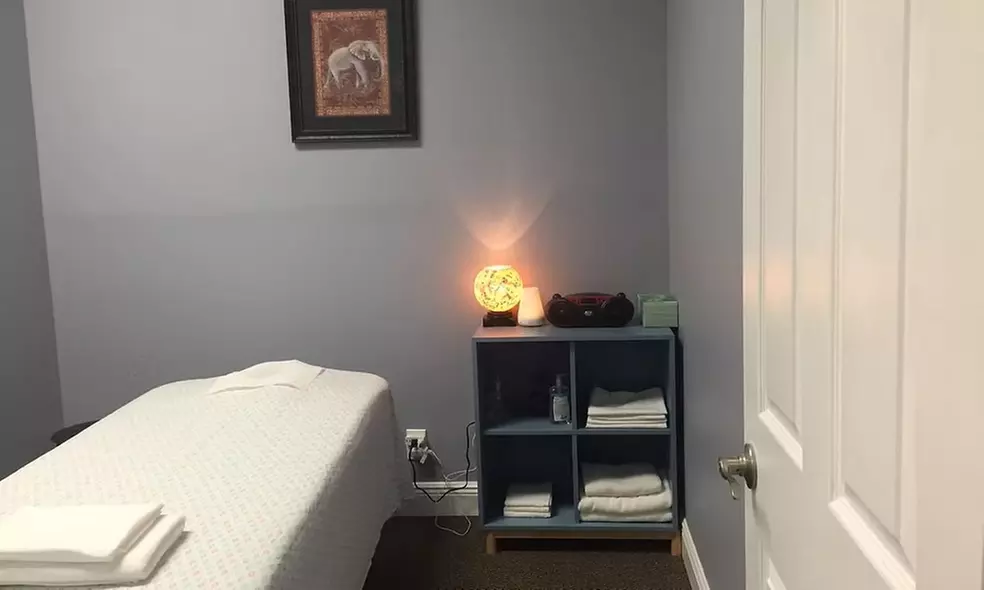 60, 90, or 120- Minutes Hydrotherapy Scalp and Body Massage Experience