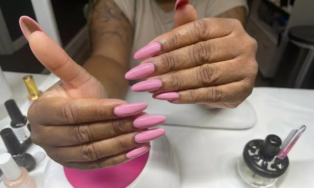 Trendy Nail with Almond Shape Medium Nails or Long Stiletto Nails