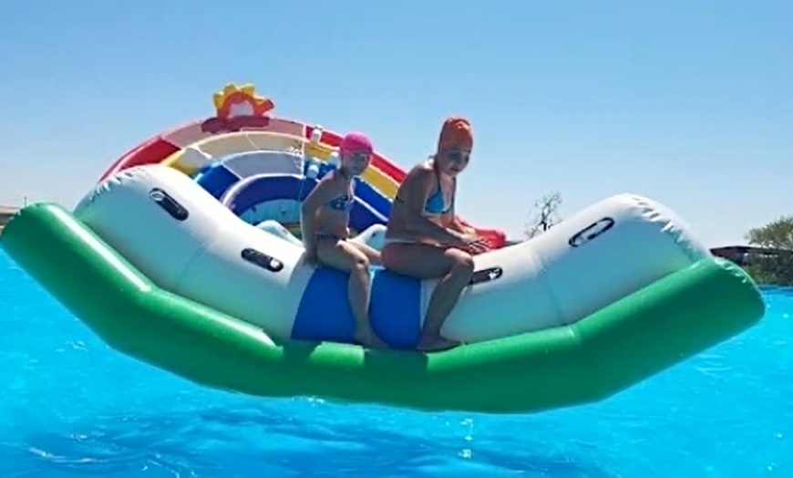 Image 9: Entrada a parque acuático para 2, 4 u 8 niños/adultos y opción a menú