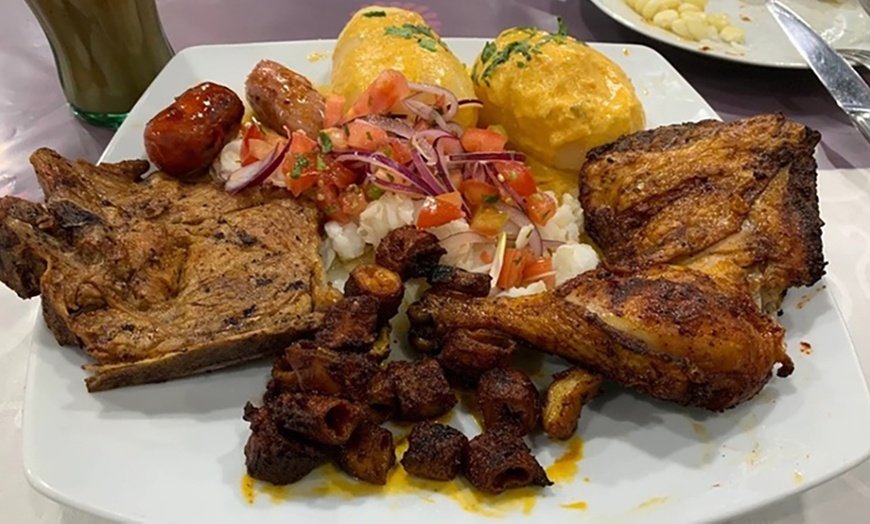 Image 9: Sabores únicos: menú ecuatoriano para 2 o 4 personas