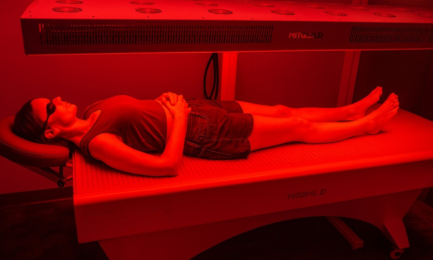 Image 2: Verlicht vermoeide benen: pressotherapie sessies en infrarood boost