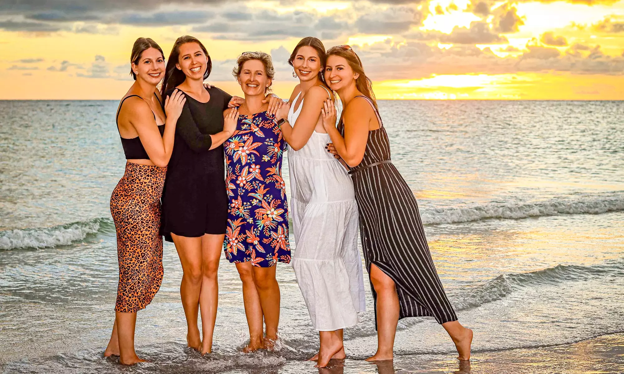 Enjoy 30-Min ''Beach Portraits Express" or 60-Min ''Bronze Package''