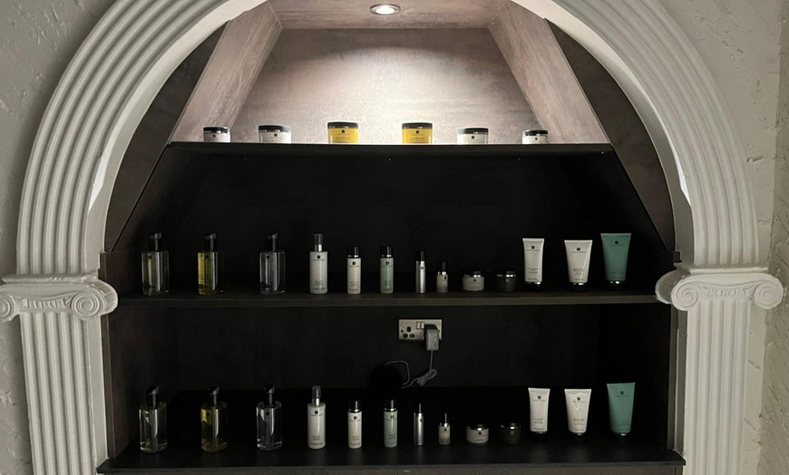 Image 3: Enjoy Glow & Go or Relax & Revive Spa: 30/60-Min Treatment + Tea for 2