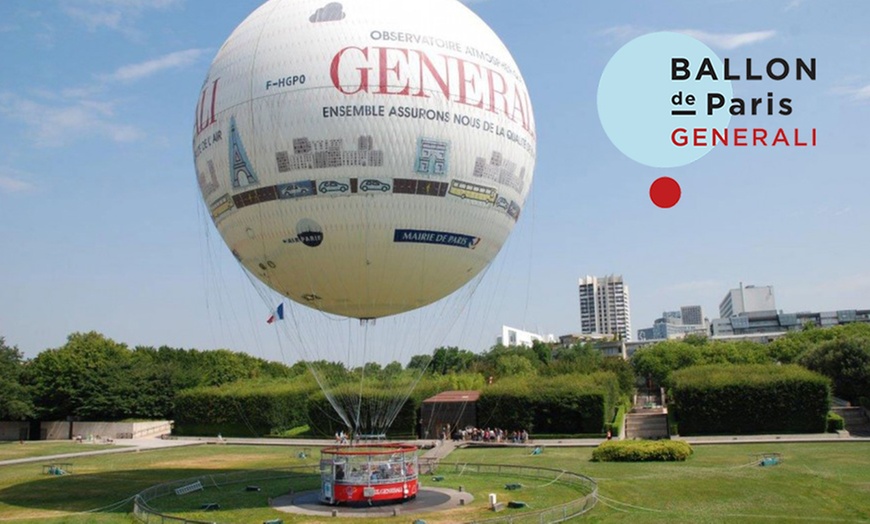 Image 1: Vol en ballon au-dessus de Paris à bord du ballon Generali