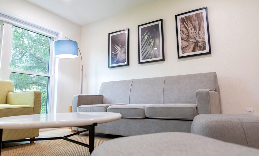 Image 12: Spacious Suites Sleep Up to 10 Guests at No Extra Charge