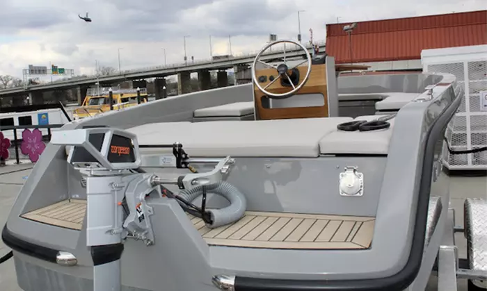 1, 2, or 3-Hours Boat Rental on April 18 - May 31 or June 01 - July 07