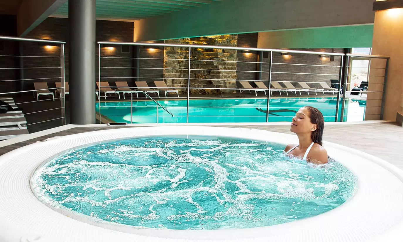 Pozzolengo, Lago di Garda: Soggiorno con colazione o mezza pensione e Spa per 2 al Garda Hotel San Vigilio Golf 4* - Primary Image