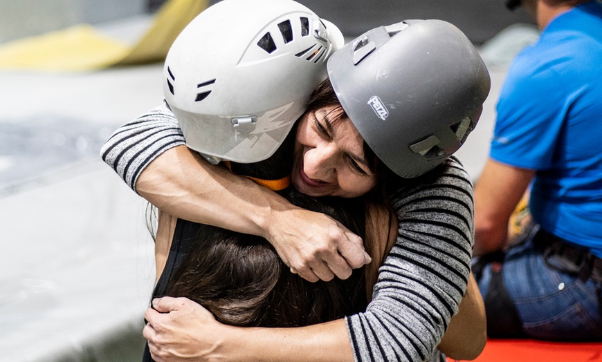 Image 28: Escalada libre o en familia con material y 1 h de profesor incluido