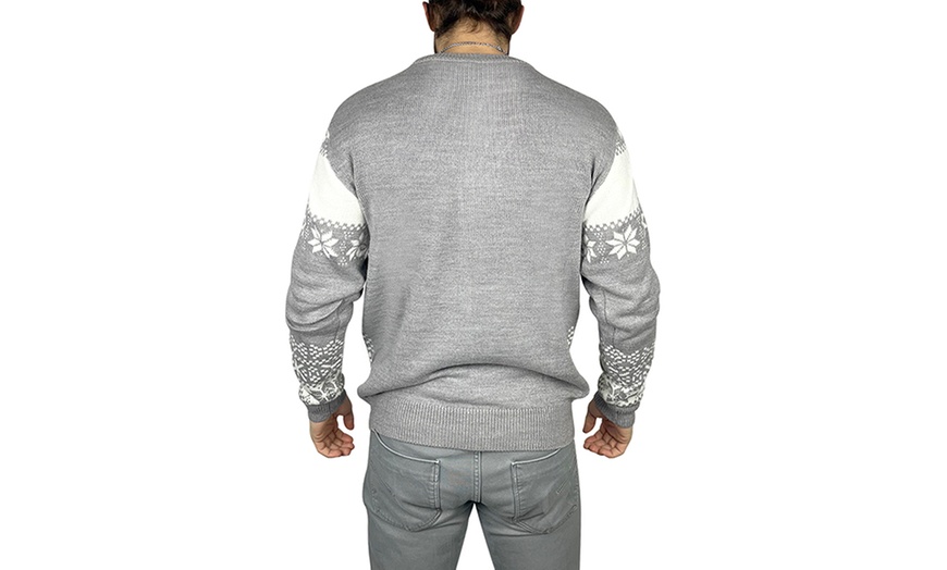 Image 12: Sélection de pulls de Noël festifs