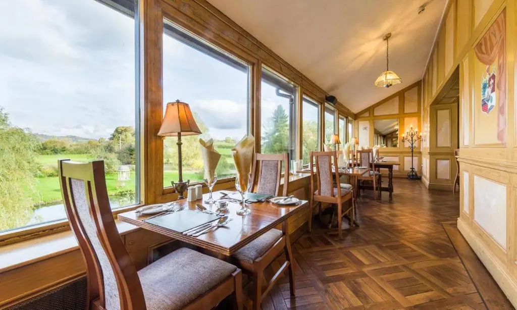 Cumbria: Double Room with Breakfast and Prosecco