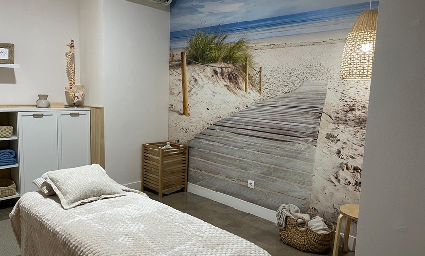 Image 2: Masaje relajante en pareja con opción a cava y bombones