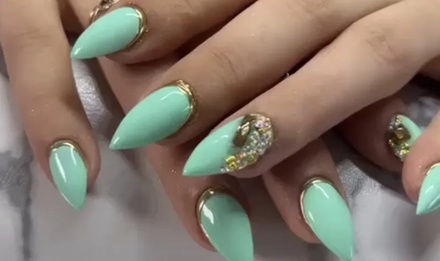 Pose de vernis semi-permanent sur mains ou pieds