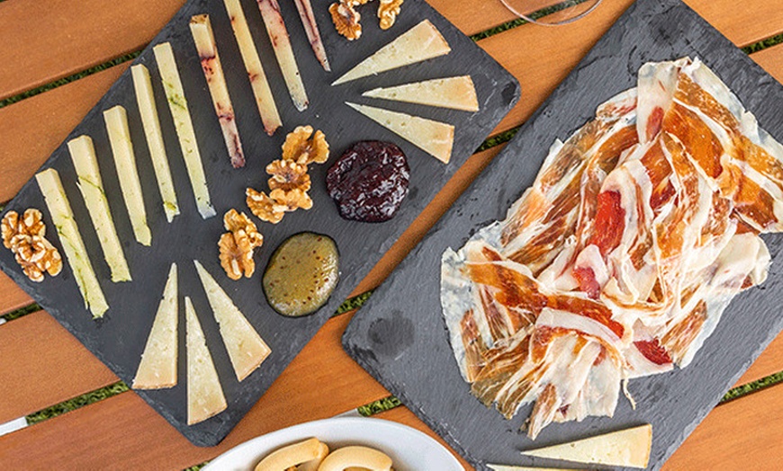 Image 4: Acceso con comida y bebida a rooftop con opción a mojito para 2