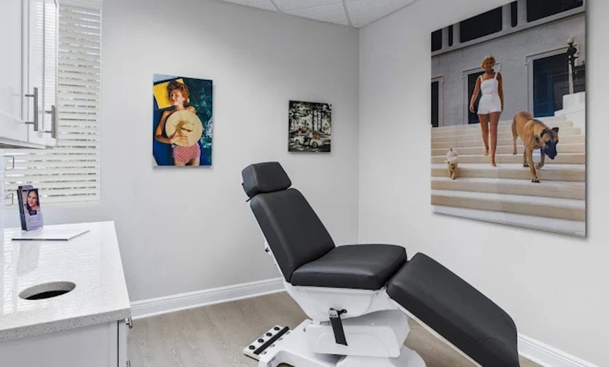 Image 2: One or Two Hydrating Facial with Dermaplaning for Smooth Radiant Skin