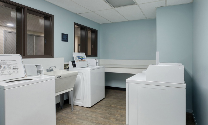 Image 16: Member Pricing: Relaxing Portland-Area Stay w/ Pool & Free Breakfast