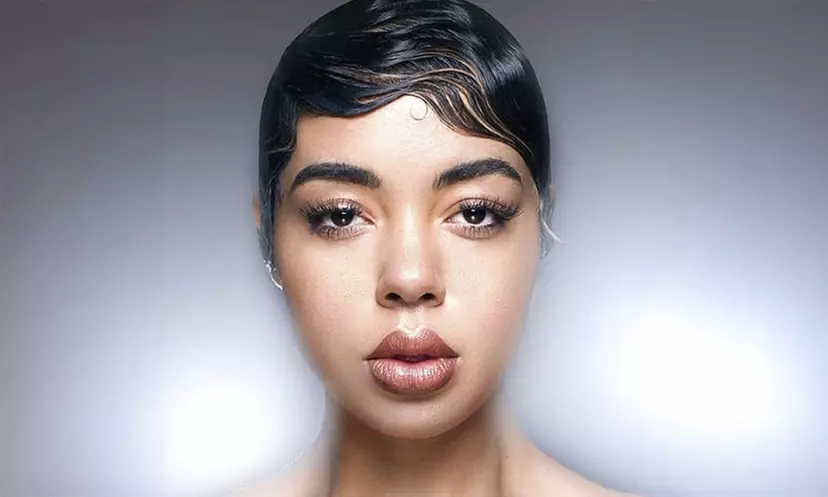Experience a Woman's Basic Blunt & Layered Cut / Blunt, Layered Cut
