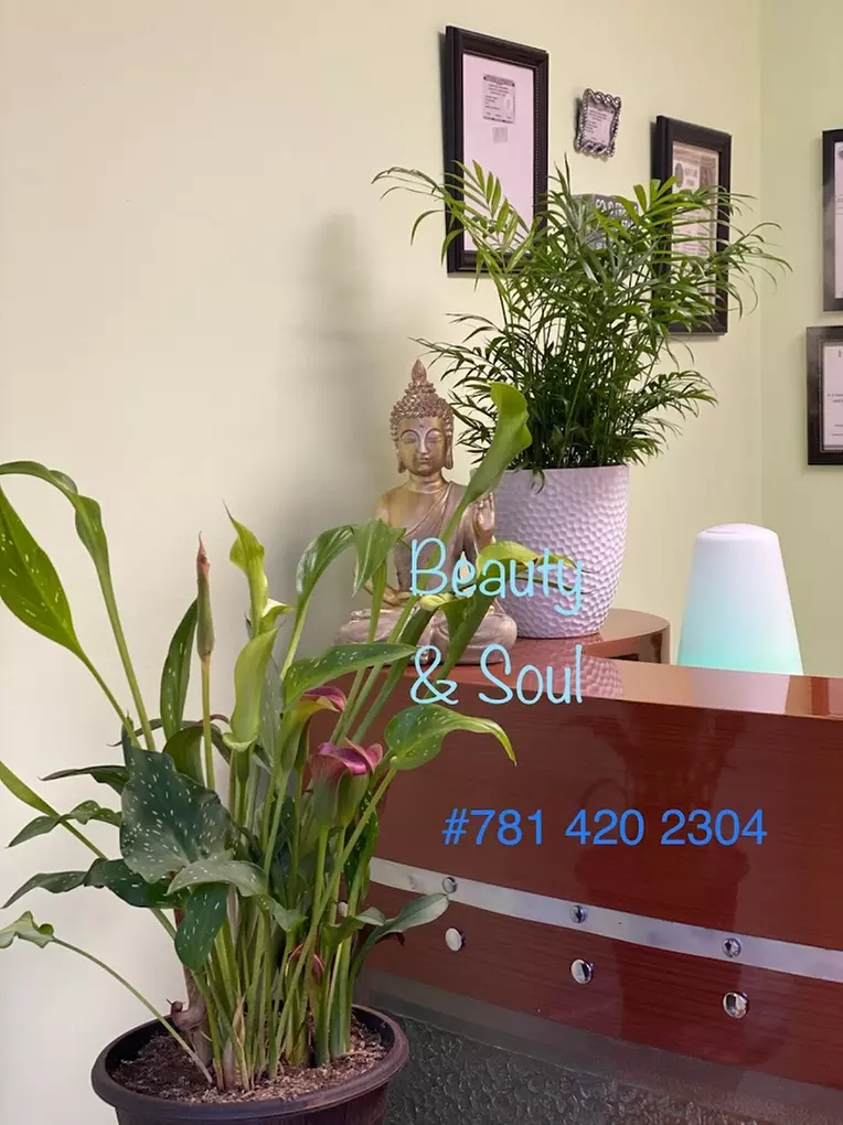 60-minute massage session in a cozy room