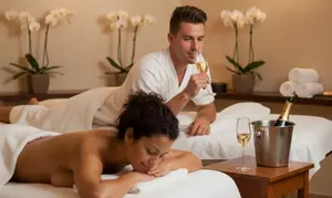 Circuito de spa de 90 min. en pareja con masaje y opción a tratamiento corporal, cava y bombones; ahorra un 53%