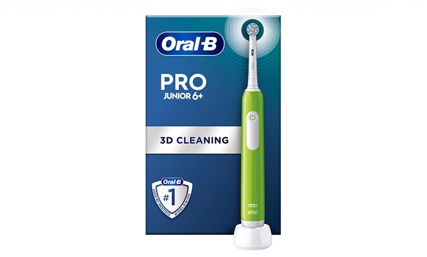 Image 3: Oral-B Junior Electric Rechargeable Toothbrush