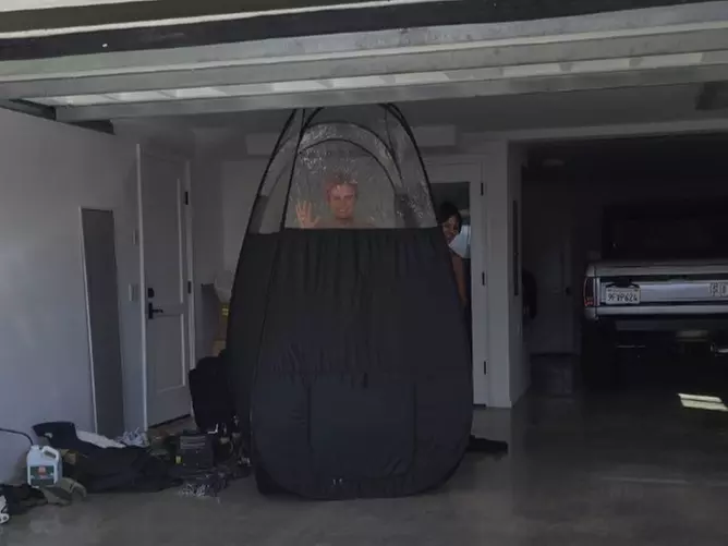 Chemical-Free Spray Tan Package: In-Studio or Mobile Session