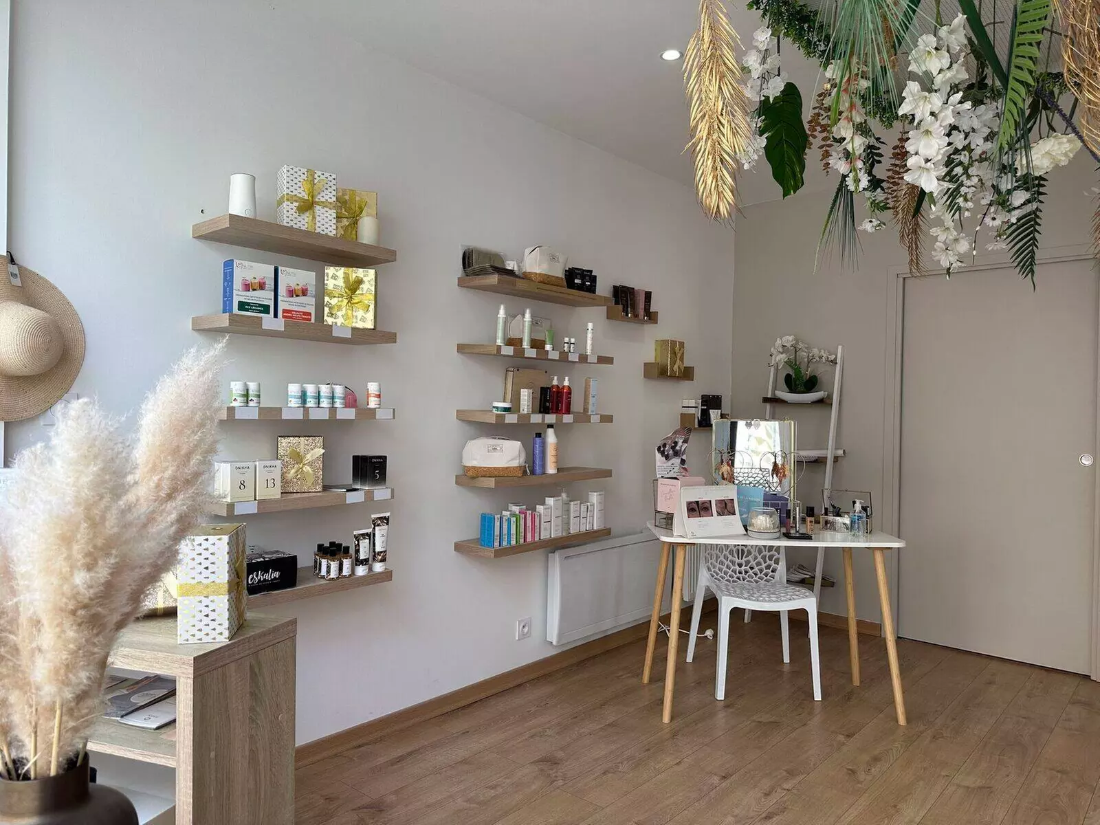 Pour une peau rayonnante : modelage et soin du visage au choix