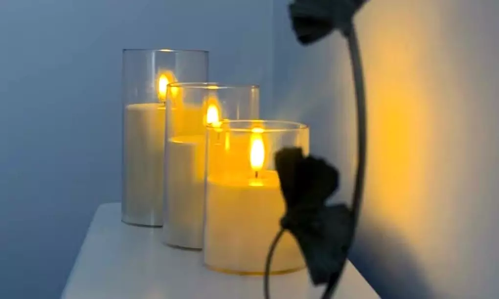 Deep Facial Cleanse + RF or LED Therapy with Face & Lip Hydration