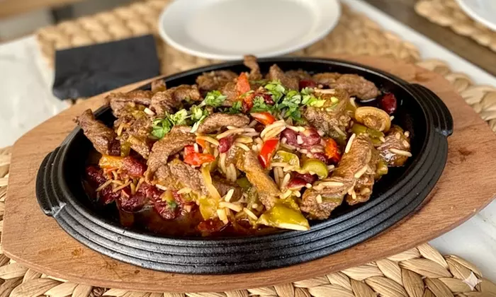 Menú mexicano para 2 o 4 personas con michelada especial de la casa