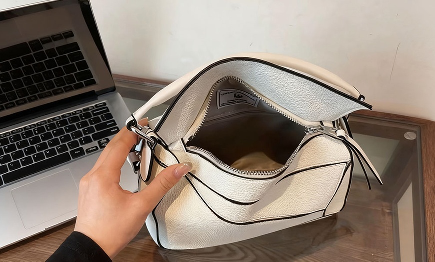 Image 6: Solid Colour Geometric Crossbody Bag