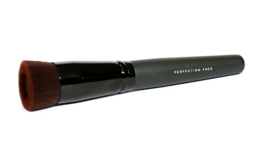 Image 2: BAREMINERALS  Perfecting Face Brush