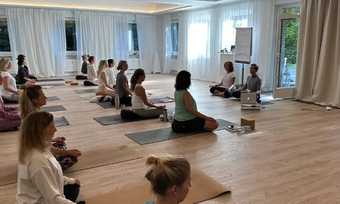 1 Monat Yoga für alle Kurse (Präsenz od. Online-Kurse u. Videothek) bei Unit Yoga Hamburg (bis zu 67% sparen) - Image 5