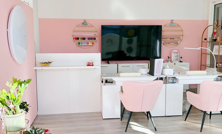 Image 3: Maniküre, optional mit Shellack oder Neumodellage für 1 Person