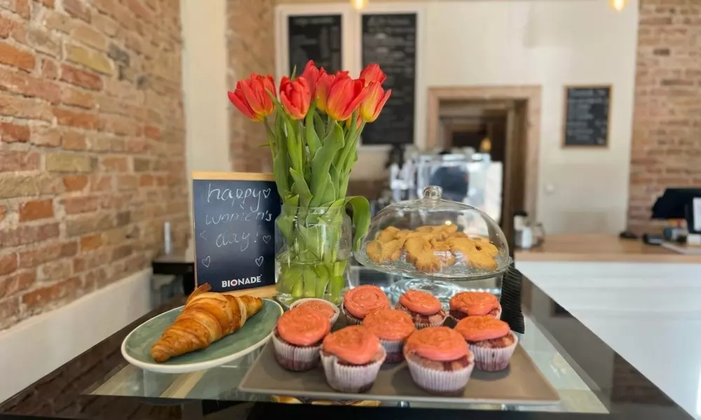 Reichhaltiges modernes Frühstück nach Wahl für 1 bis 4 Personen