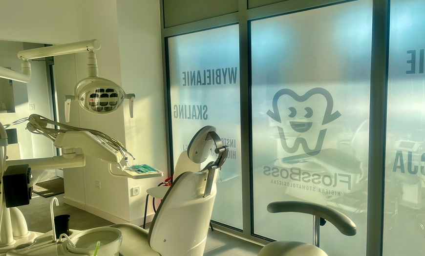 Image 6: Zadbaj o swój uśmiech: skaling, piaskowanie lub pełna higienizacja