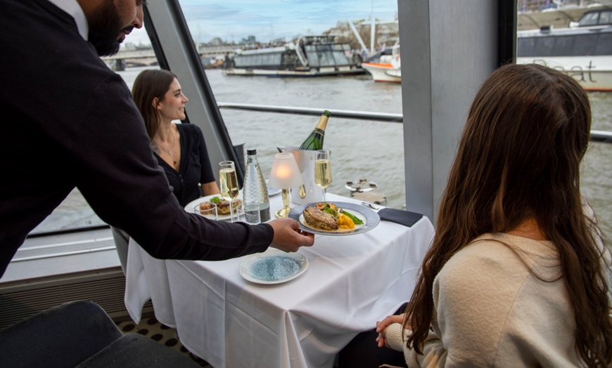 Image 7: London Lunch or Evening Cruise with Iconic Views & Live Entertainment