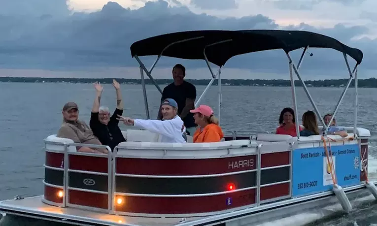 Enjoy a 2 or 4-Hr Pontoon Boat Rental for Up to 10(Mon-Fri)/ (Fri-Sun)