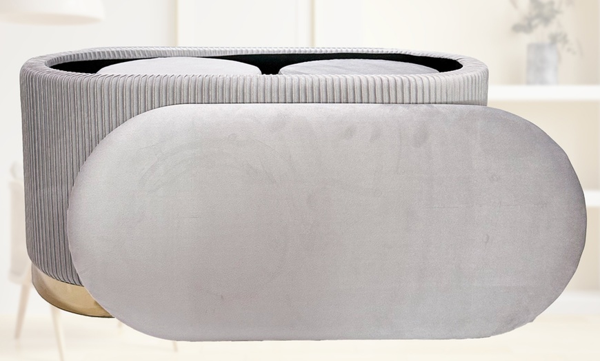 Image 12: Lote de 3 pufs con tapizado de terciopelo y espacio de almacenamiento