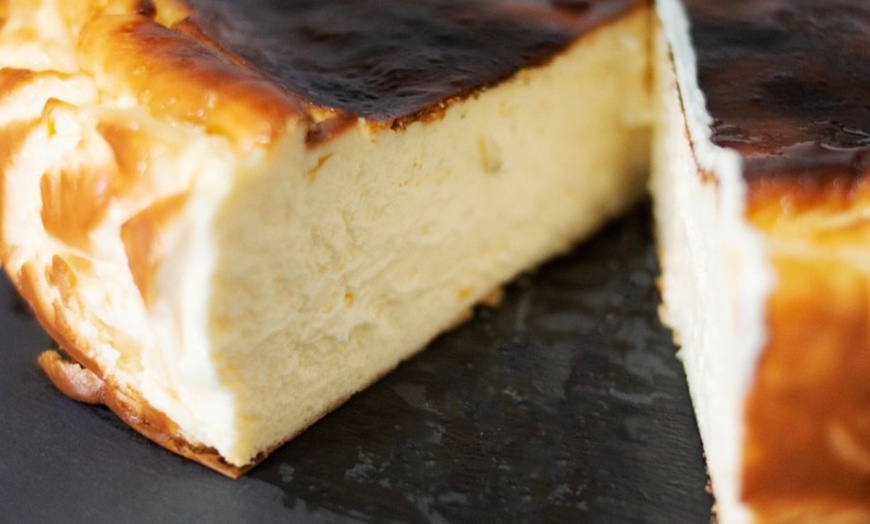 Image 3: Cata de cheesecakes con té matcha y picoteo