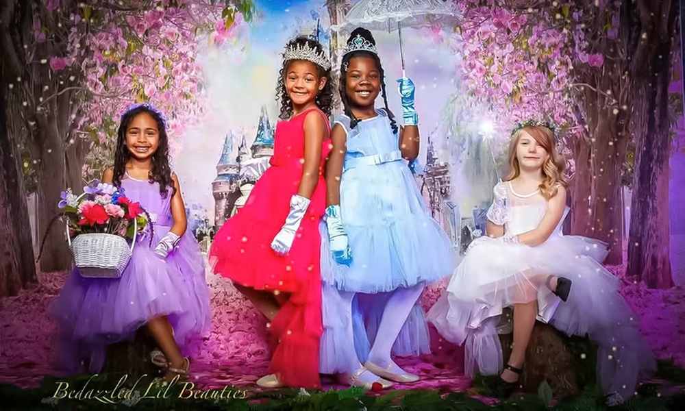 30-Min Session w/ 1 Image or 45-Min Session w/ 5 Images and Backdrop