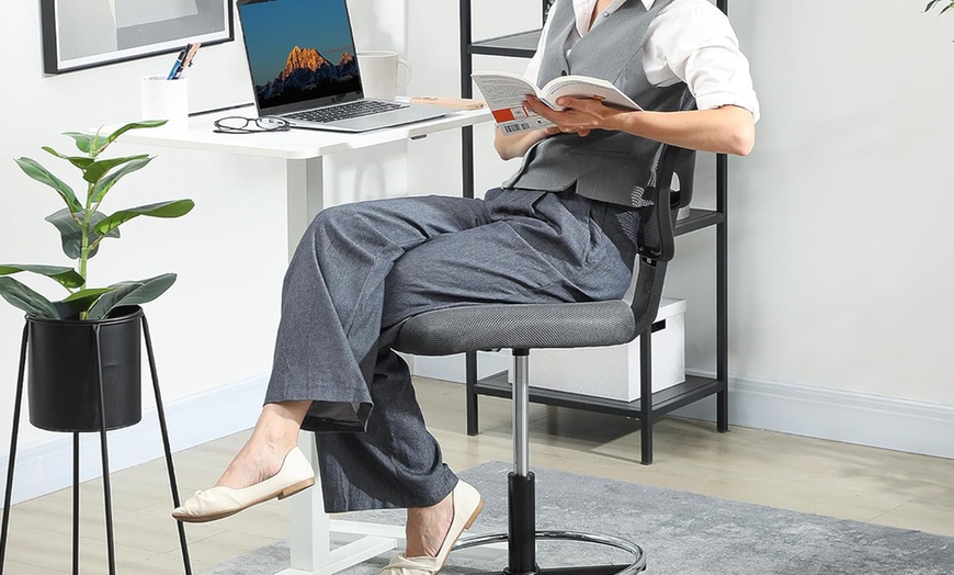 Image 9: Vinsetto Ergonomic Mesh-Back Chair