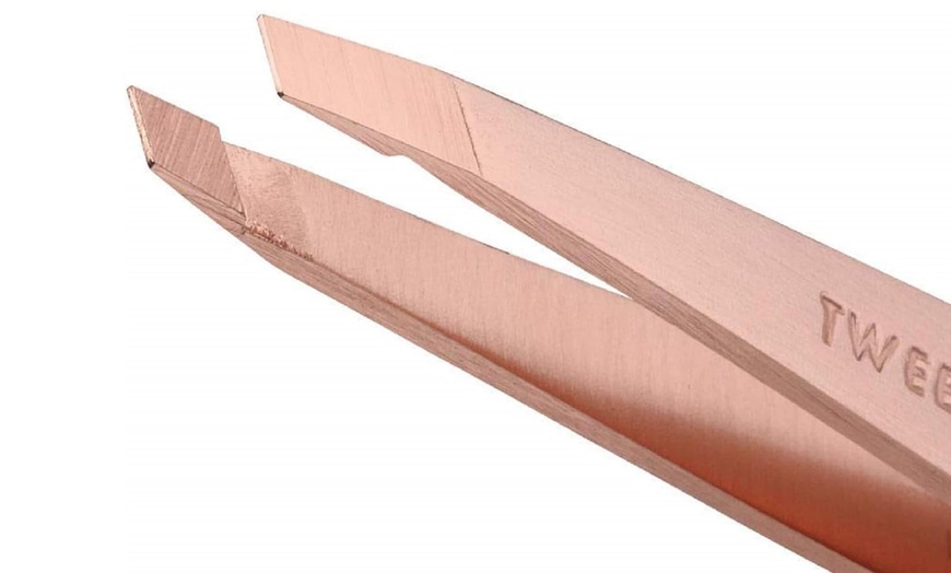 Image 4: Tweezerman Slant Tweezers