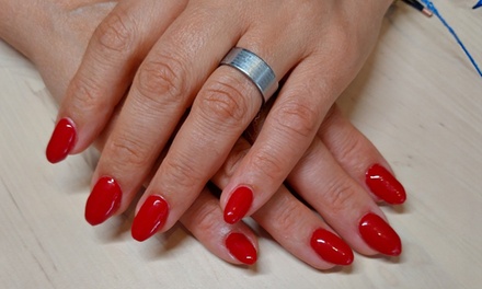 Beauté des mains avec pose de vernis simple couleur unie - Julie Peralbo Style and Vous