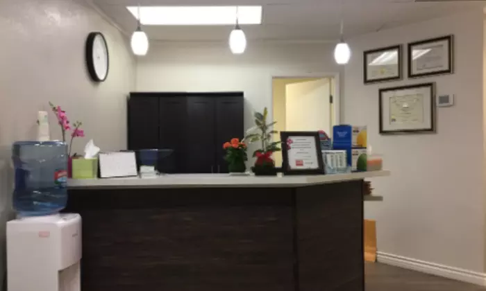 60-Minute Chiropractic Consultation with Adjustment and Muscle Therapy