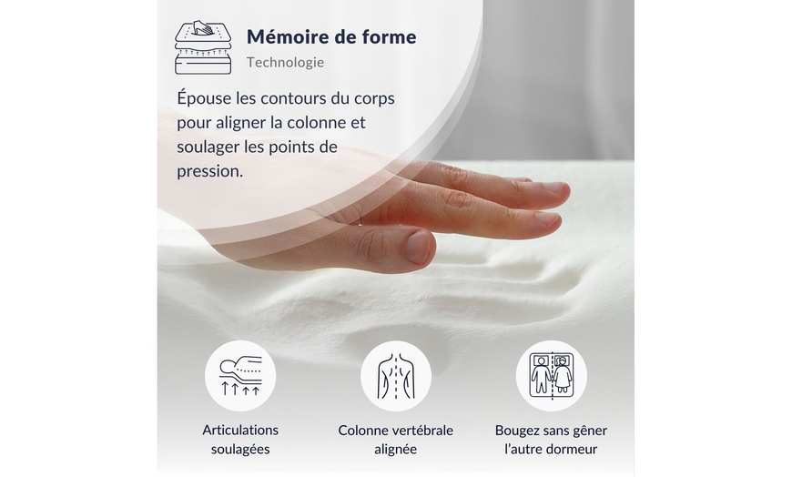 Image 13: Lit coffre Giulia en velours beige, Maison Aubertin