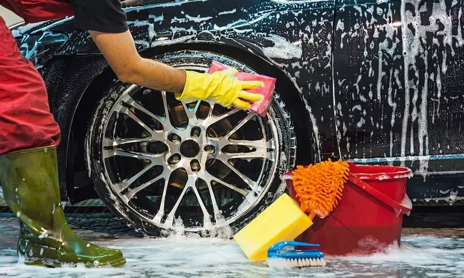 Lavado de coche a mano completo con opción a faros y/o tapicería