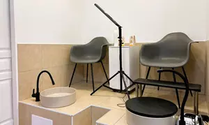 Beauté des mains et / ou pieds avec vernis semi-permanent avec The Pretty Way à Givors (jusqu'à 72% de remise)