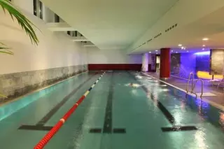 4 Std. Wellness: Dampfbad, Schwimmbad & Sauna inkl. Peeling / Massage