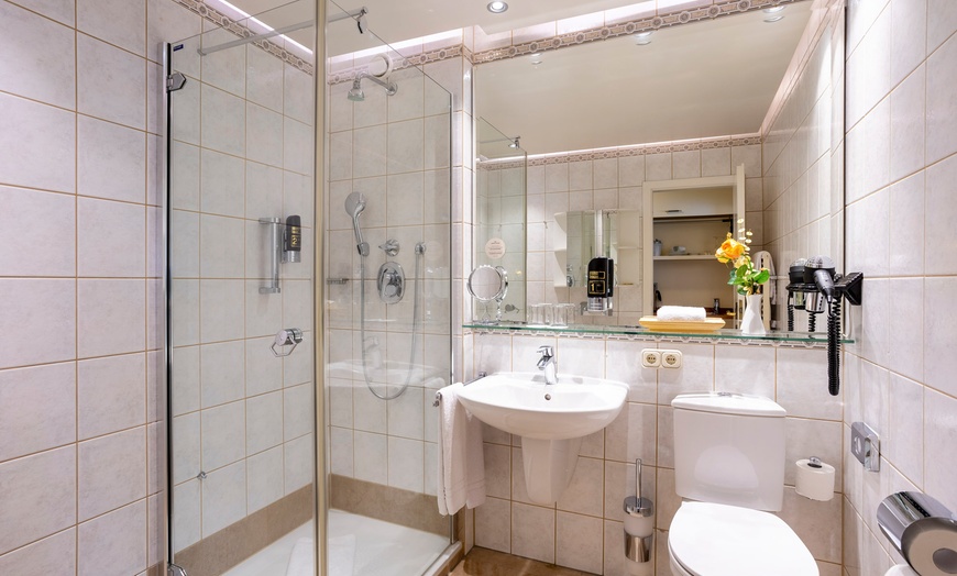 Image 11: Bad Füssing: Superior-Doppelzimmer inkl. Frühstück und Wellness