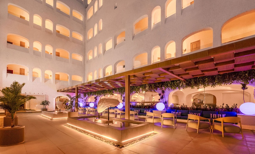 Image 24: 5-Star All-Inclusive Beachfront Stay 