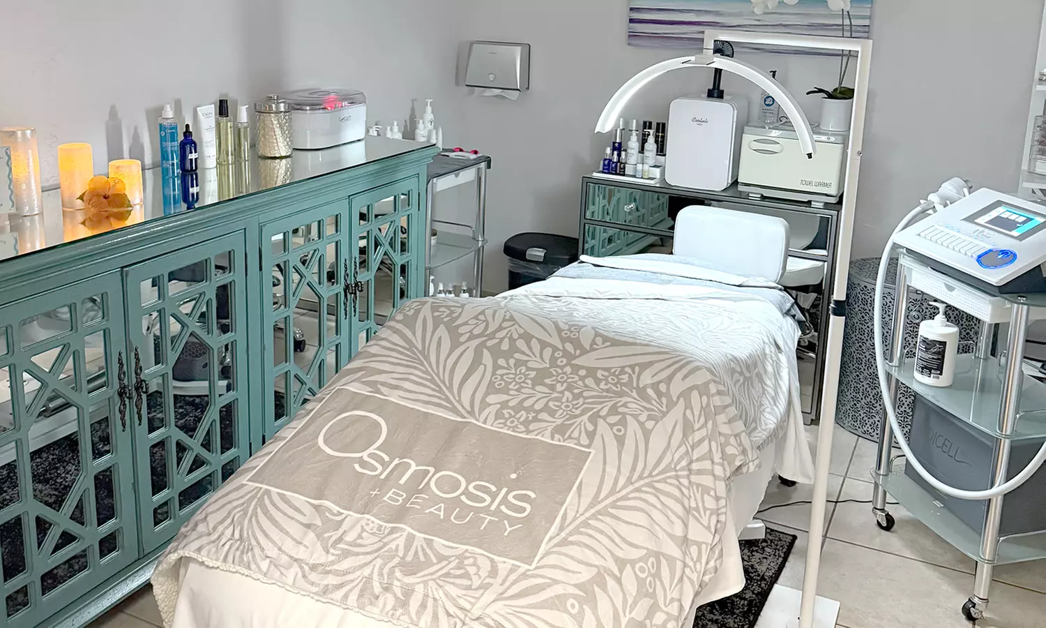 Get a 60-Min Cryo FaceLift or 90-Min LUXE Sugar Glow w/ Scalp Massage